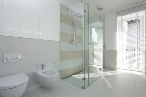 Ein barrierefreies Badezimmer 2 Eine barrierefreie Dusche © bialasiewicz/clipdealer.de